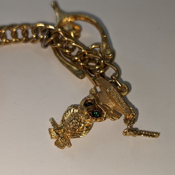 VTG GOLD TONE FAUX PEARL & RHINESTONE CHUNKY CHARM BRACELET - Picture 3 of 10